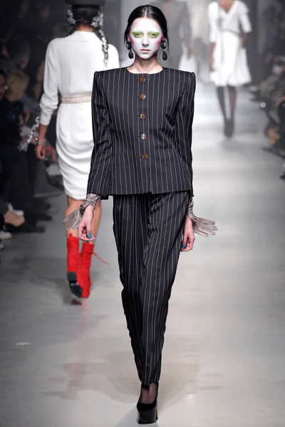Look 9